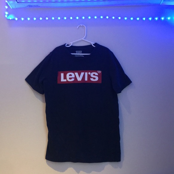Levi’s oversized t - Picture 1 of 4